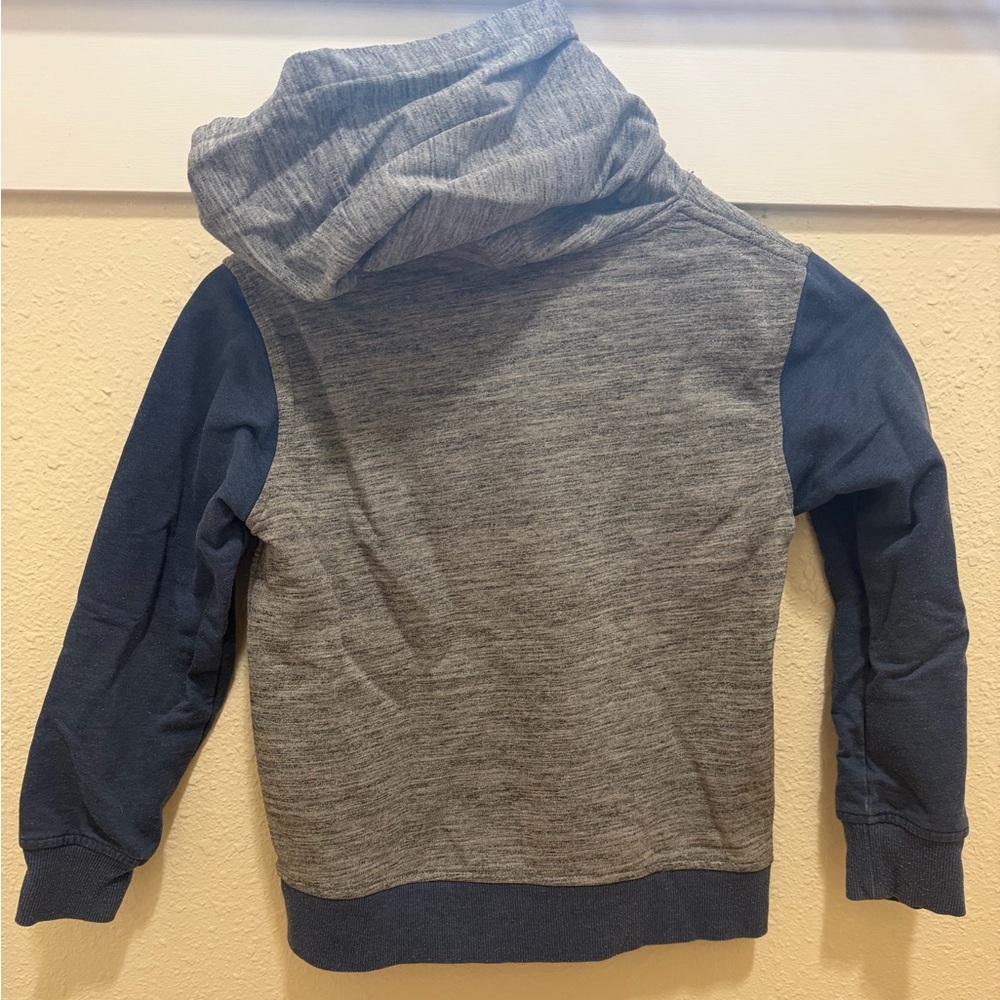 Pikachu hoodie - Picture 3 of 5